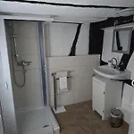 Mary Haus In Biebertal-bieber, 4 Und 8 Betten, 1 App, Mit 3 Zimmer, 6 Betten, Bad, 1 App, Mit 1 Zimmer, 2 Betten, Bad, Naehe Und Wetzlar, Mit Kueche, Wlan, Parkplatz Gießen