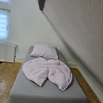 Mary Haus In Biebertal-bieber, 4 Und 8 Betten, 1 App, Mit 3 Zimmer, 6 Betten, Bad, 1 App, Mit 1 Zimmer, 2 Betten, Bad, Naehe Und Wetzlar, Mit Kueche, Wlan, Parkplatz