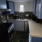 Appartement Mary Haus In Biebertal-bieber, 4 Und 8 Betten, 1 App, Mit 3 Zimmer, 6 Betten, Bad, 1 App, Mit 1 Zimmer, 2 Betten, Bad, Naehe Und Wetzlar, Mit Kueche, Wlan, Parkplatz Gießen