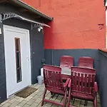 Mary Haus In Biebertal-bieber, 4 Und 8 Betten, 1 App, Mit 3 Zimmer, 6 Betten, Bad, 1 App, Mit 1 Zimmer, 2 Betten, Bad, Naehe Und Wetzlar, Mit Kueche, Wlan, Parkplatz Appartement Gießen