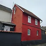 Appartement Mary Haus In Biebertal-bieber, 4 Und 8 Betten, 1 App, Mit 3 Zimmer, 6 Betten, Bad, 1 App, Mit 1 Zimmer, 2 Betten, Bad, Naehe Und Wetzlar, Mit Kueche, Wlan, Parkplatz Gießen