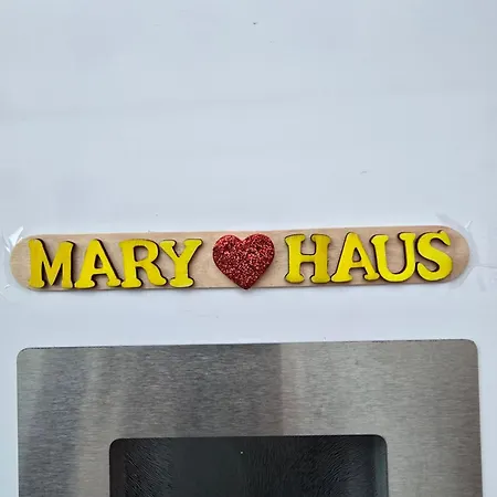 Mary Haus In Biebertal-bieber, 4 Und 8 Betten, 1 App, Mit 3 Zimmer, 6 Betten, Bad, 1 App, Mit 1 Zimmer, 2 Betten, Bad, Mit Kueche, Wlan, Parkplatz, Naehe Und Wetzlar Appartement